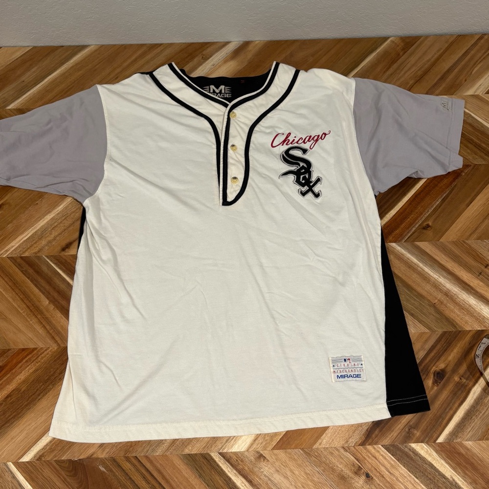 Majestic White and Gray Chicago White Sox Baseball Jersey